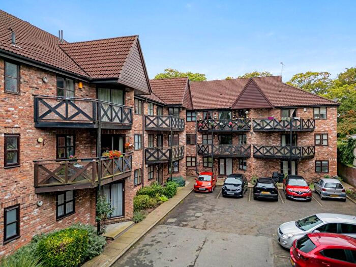 2 Bedroom Retirement Property For Sale In New Hall Road, Salford, M7