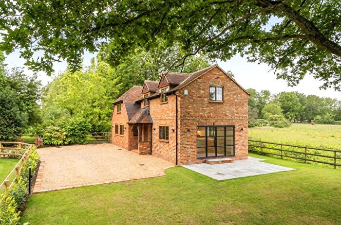 3 Bedroom Detached House To Rent In Blagrove Lane, Wokingham, Berkshire, RG41