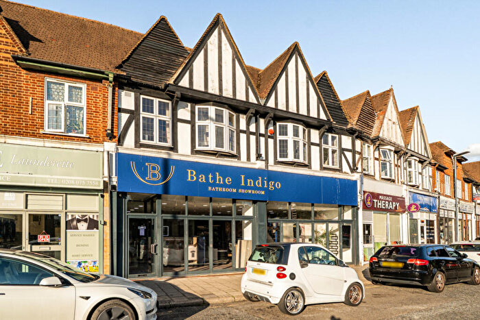 2 Bedroom Apartment For Sale In Pinner Green, Pinner, Middlesex, HA5