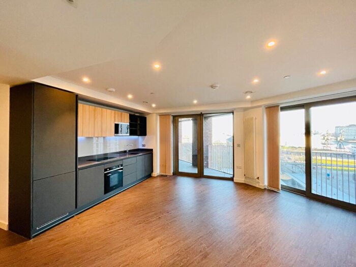 1 Bedroom Flat To Rent In Western Gateway, Canning Town, Newham, London, E16
