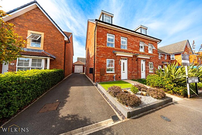 4 Bedroom Semi-Detached House For Sale In Flower Garden Drive, Nuneaton, Warwickshire, CV10