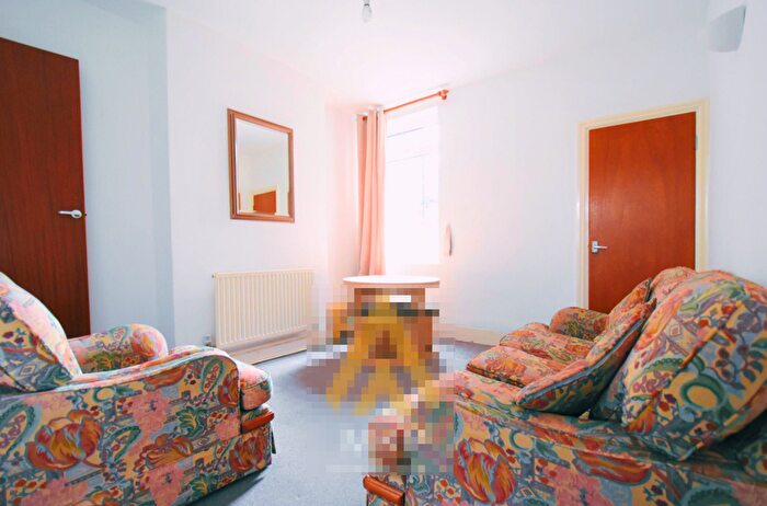 3 Bedroom Flat To Rent In Hubert Road, Birmingham, B29