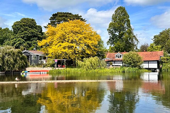 3 Bedroom Detached House For Sale In Lock Island, Mill Road, Marlow, SL7