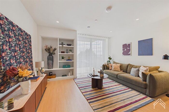 2 Bedroom Flat To Rent In Ferry Island, Heart Of Hale, London, N17