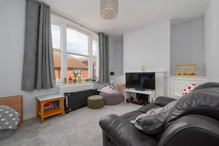1 Bedroom Apartment To Rent In Dover Street, Canterbury, CT1