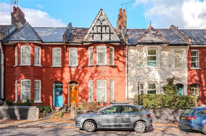 3 Bedroom Terraced House To Rent In Station Road, London, N22
