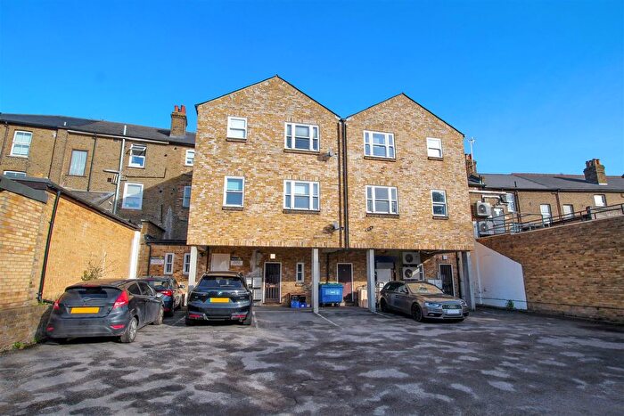 1 Bedroom Flat For Sale In Bexley High Street, Bexley Village, DA5