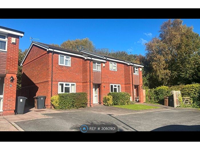 3 Bedroom Semi-Detached House To Rent In Lake View Close, Southport, PR8