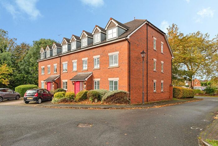 2 Bedroom Flat For Sale In Wycliffe Court, Chester, Cheshire, CH2