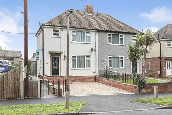 3 Bedroom Semi-Detached House For Sale In Dinnington Road, Worksop, S81