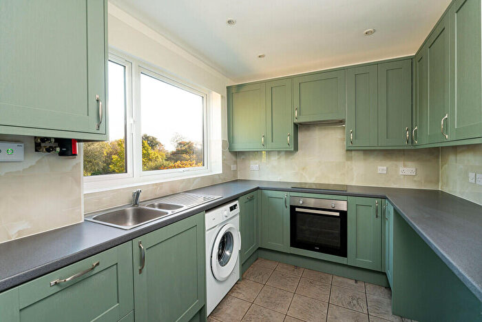3 Bedroom Apartment To Rent In Denmark Hill, London, SE5
