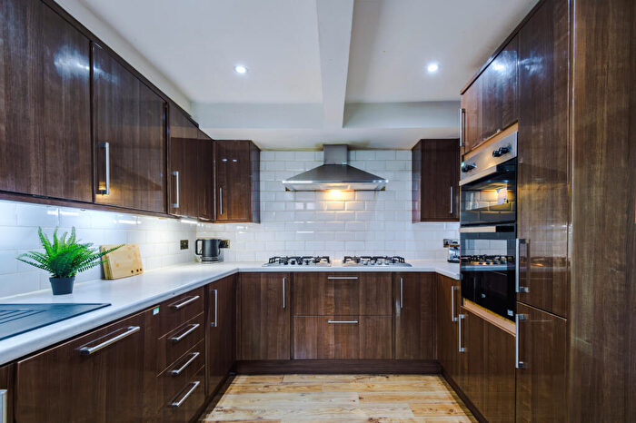 8 Bedroom Terraced House To Rent In Lenton Boulevard, Nottingham, NG7