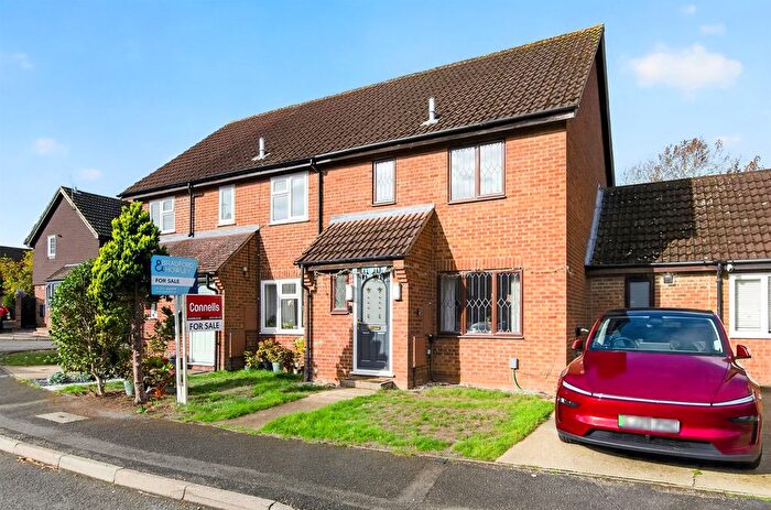 3 Bedroom Semi-Detached House For Sale In Wilstone Drive, St. Albans, AL4