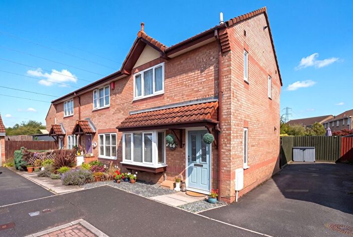 2 Bedroom End Of Terrace House For Sale In Lombardy Close, Locking Castle - Immaculate Home, BS22
