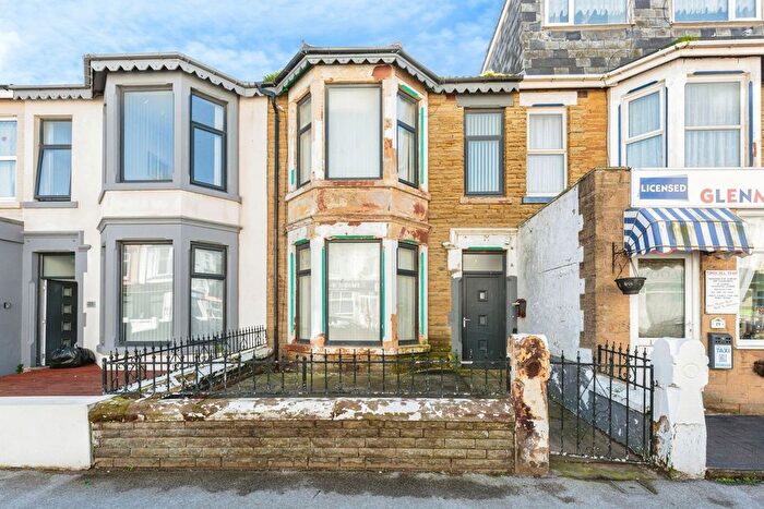 5 Bedroom Terraced House For Sale In Woodfield Road, Blackpool, Lancashire, FY1