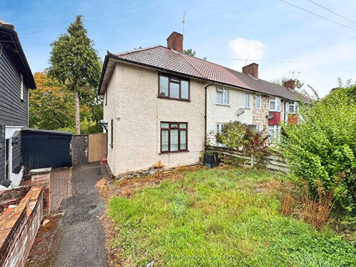 2 Bedroom End Of Terrace House For Sale In Fortescue Road, Edgware, HA8
