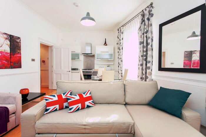 1 Bedroom Flat For Sale In Wellington Street, London, WC2E