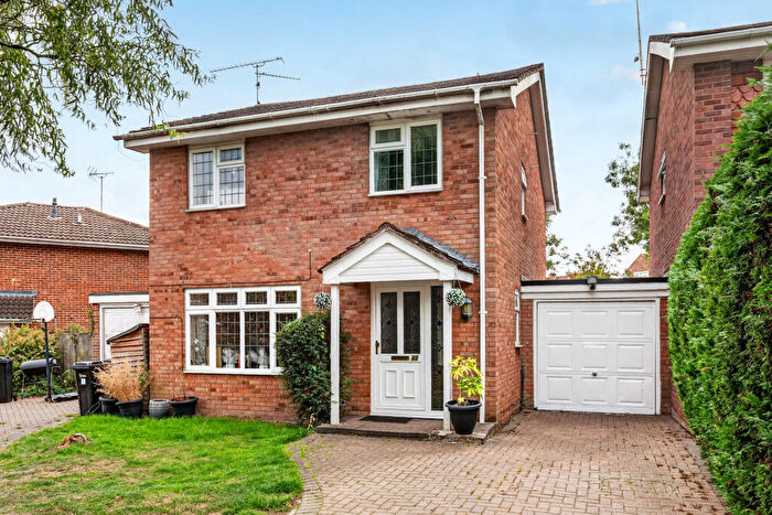 4 Bedroom Detached House For Sale In Woosehill Lane, Wokingham, RG41