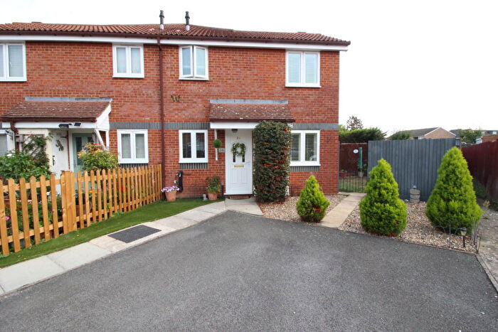 1 Bedroom End Of Terrace House For Sale In Cotswold Way, Worcester Park, KT4