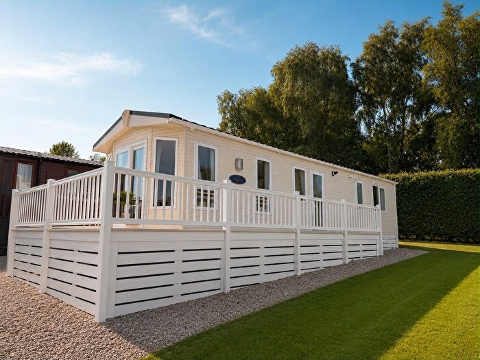 2 Bedroom Mobile/park Home For Sale In Capernwray, Carnforth, LA6