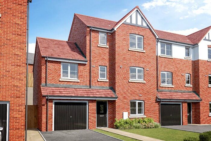 3 Bedroom Town House For Sale In Shobnall Road, Burton-On-Trent, DE14
