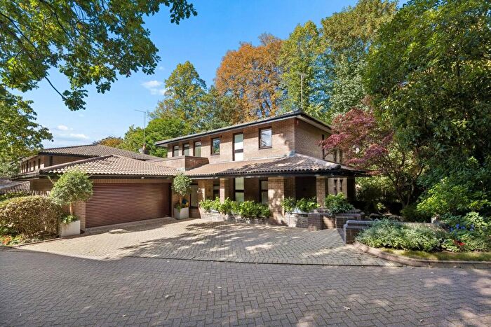 4 Bedroom Detached House For Sale In Highfields Grove, Highgate, N6