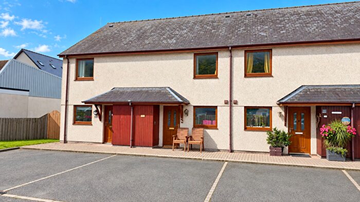 2 Bedroom Terraced House For Sale In Cae Roger, Barmouth, LL42