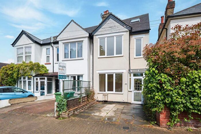 3 Bedroom End Of Terrace House For Sale In Great Elms Road, Bromley, BR2