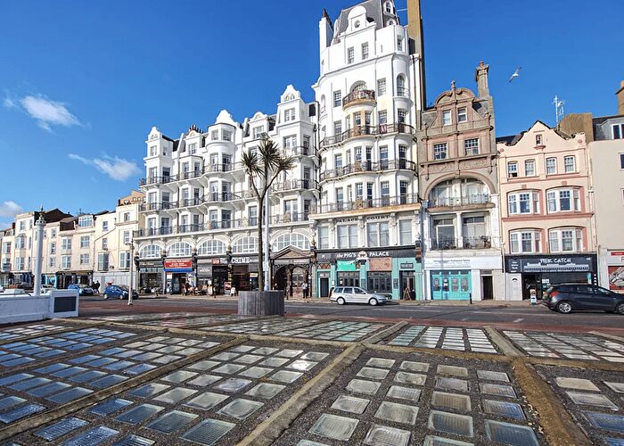 2 Bedroom Flat To Rent In White Rock, Hastings, TN34
