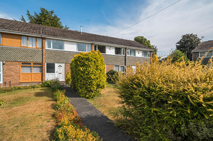 3 Bedroom Terraced House For Sale In Brookhill Close, Alwoodley, Leeds, LS17