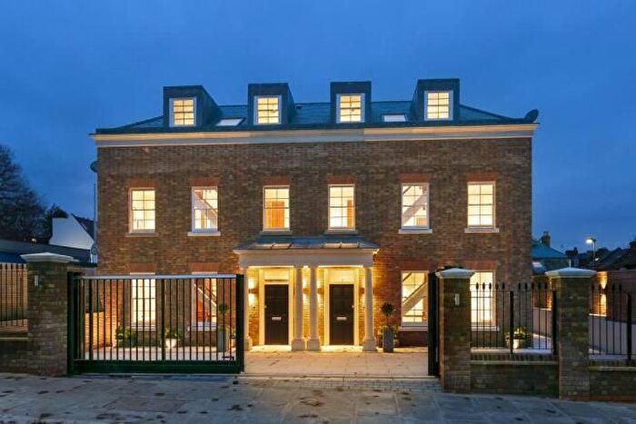 5 Bedroom Semi-Detached House To Rent In Kings Road, Richmond Hill, Richmond, TW10