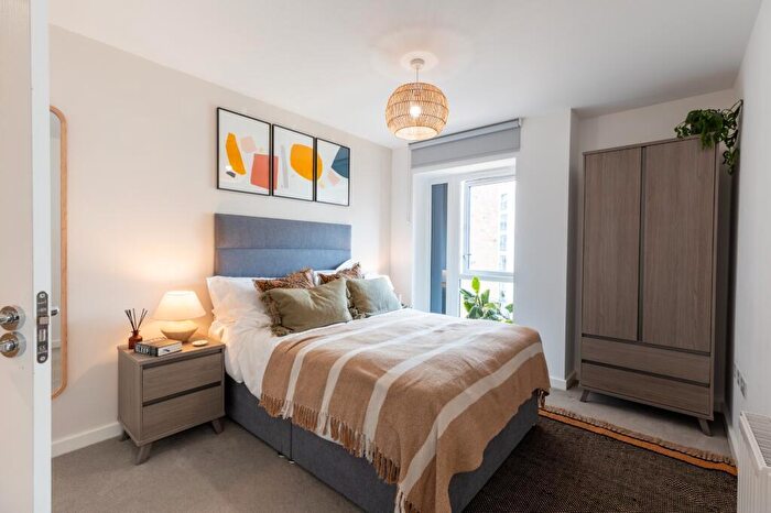 2 Bedroom Flat To Rent In Flat, Smith House, Marina Place, Birmingham, C19