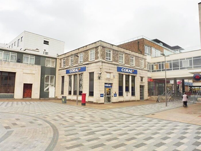 Flat To Rent In Bank Court, Hemel Hempstead, HP1
