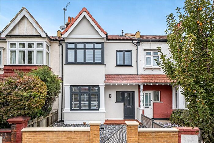 4 Bedroom Terraced House For Sale In Claygate Road, London, W13
