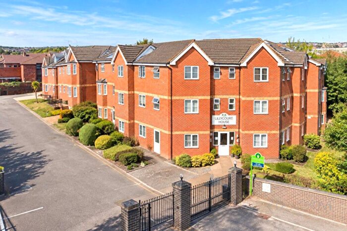 2 Bedroom Flat To Rent In Lower Street, Kettering, Northamptonshire, NN16