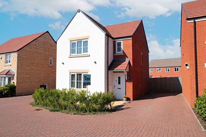3 Bedroom Detached House For Sale In Hedgehog Drive, Rothwell, NN14