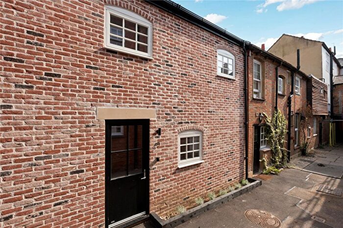 2 Bedroom Detached House For Sale In Harts Yard, Farnham, GU9