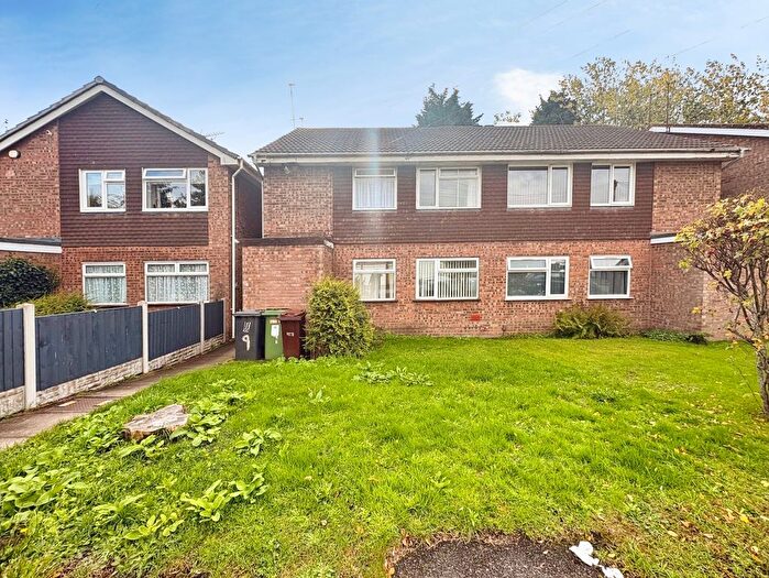 2 Bedroom Flat To Rent In Brunslow Close, Wolverhampton, West Midlands, WV10