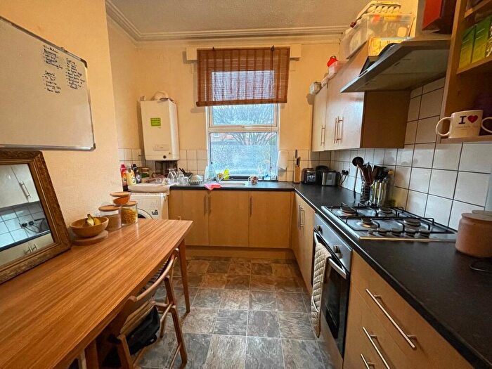3 Bedroom End Of Terrace House To Rent In Thomas Street, Woodhouse, Leeds, West Yorkshire, LS6