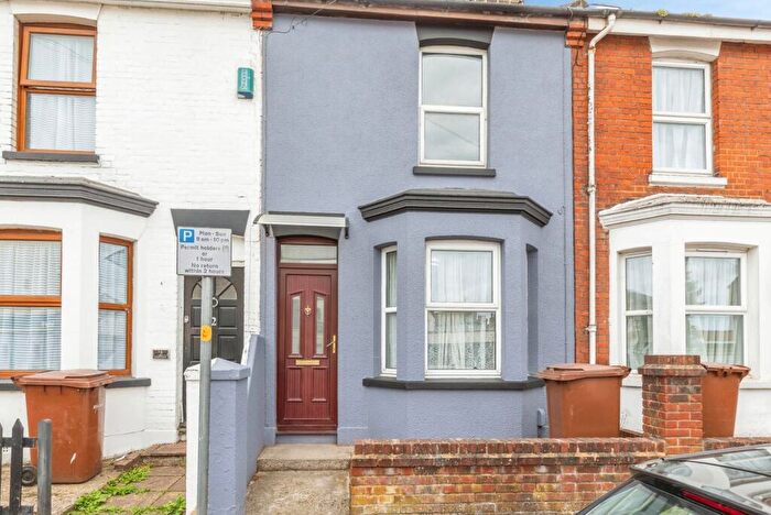 3 Bedroom Terraced House For Sale In St. Johns Road, Gillingham, Kent, ME7
