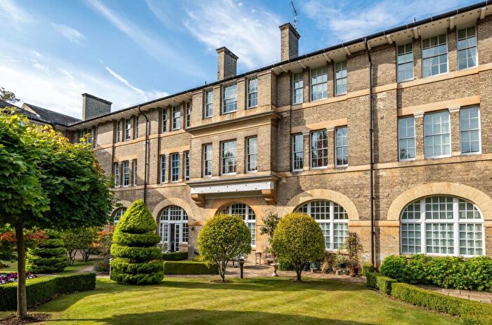 3 Bedroom Flat For Sale In St. Vincents Lane, Mill Hill, NW7
