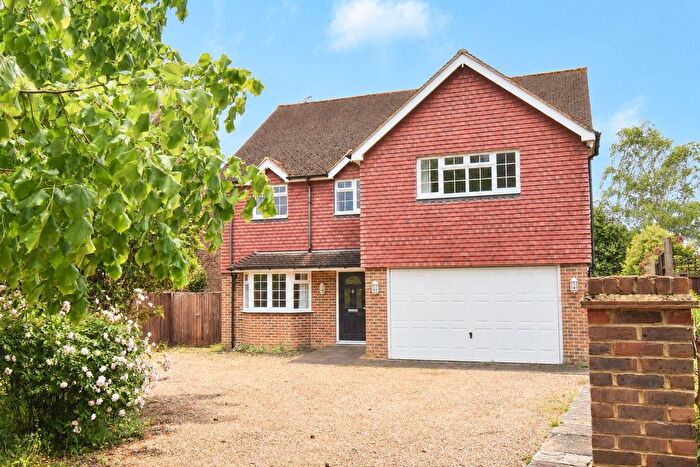 6 Bedroom Detached House To Rent In Midway, Walton-On-Thames, KT12