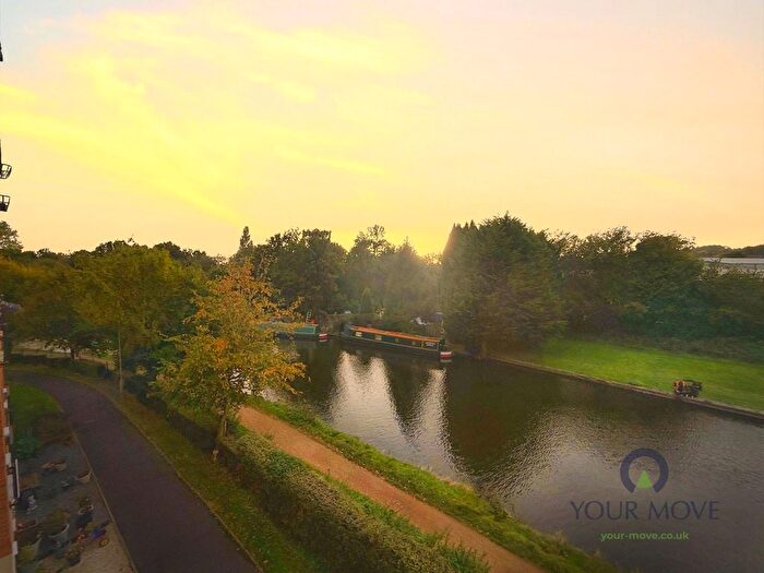 2 Bedroom Flat For Sale In Quayside Walk, Netherton, Dudley, DY2
