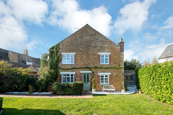 3 Bedroom Detached House For Sale In Ivy Dene, Yarwell, Peterborough, Northamptonshire, PE8