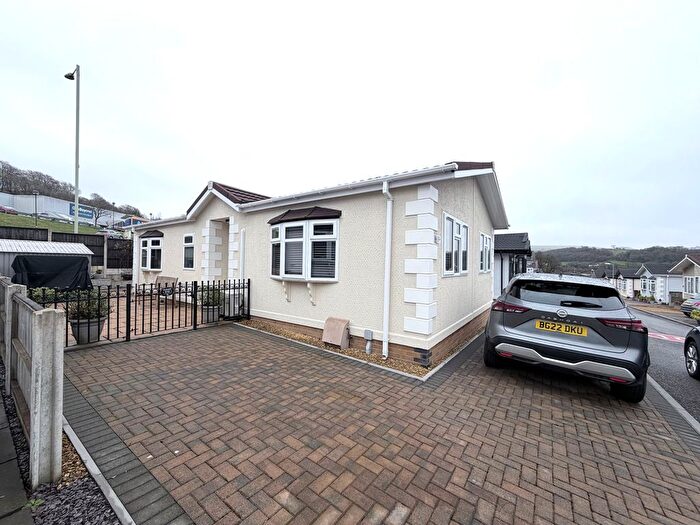 2 Bedroom Mobile/park Home For Sale In Pont Pentre Park, Upper Boat, Pontypridd, Rhondda Cynon Taf, CF37