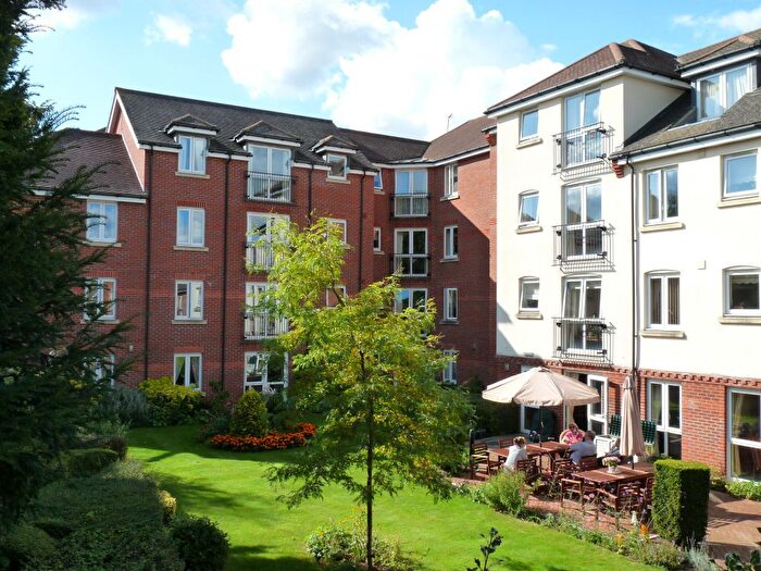 2 Bedroom Property For Sale In High Street, Edenbridge, TN8