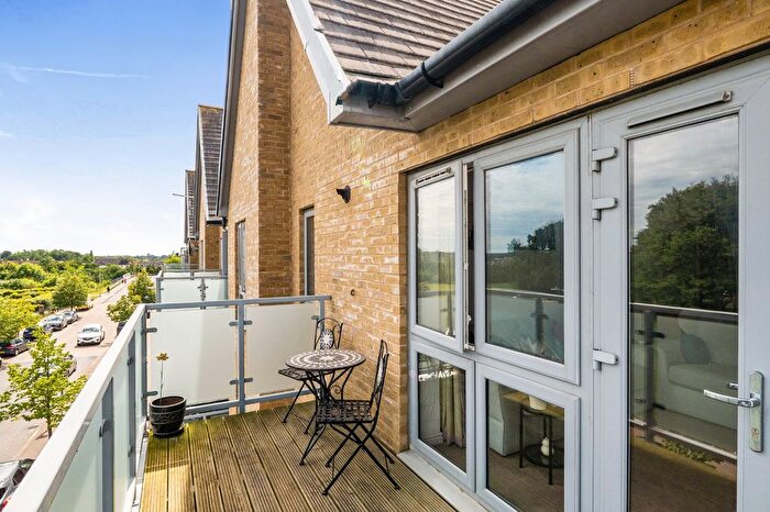 2 Bedroom Flat For Sale In Repton Avenue, Ashford, Kent, TN23