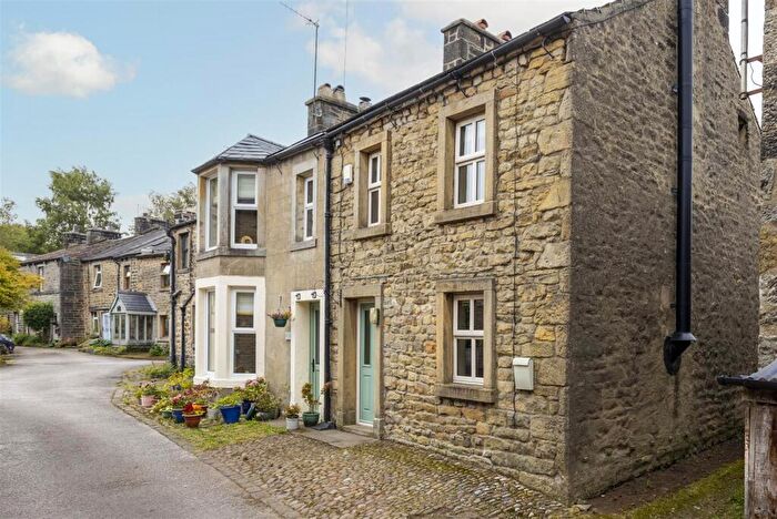 2 Bedroom End Of Terrace House For Sale In Tweed Street, Bentham, LA2