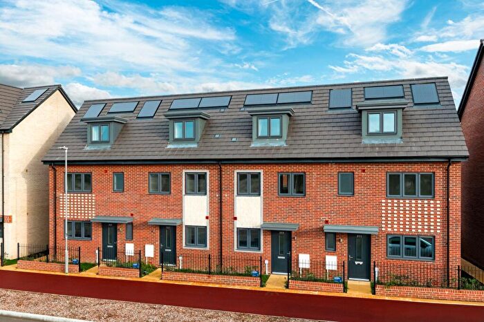 4 Bedroom End Of Terrace House To Rent In Barrosa Way, Whitehouse, MK8