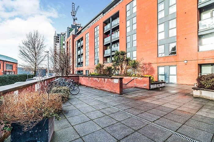 2 Bedroom Flat For Sale In Bury Street, Salford, M3